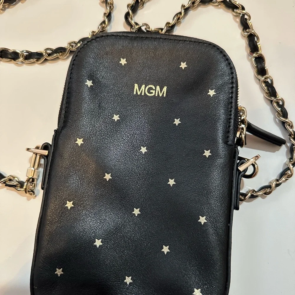 Mark & Graham Leather Crossbody Chain Strap phone Card Cash Bag Essentials Case